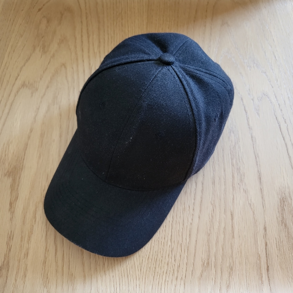 Solid Black Cap - Picture 2 of 4